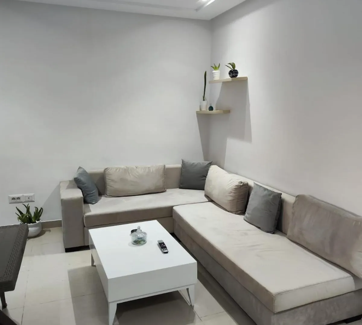 Secret Garden Apartment Borj Turki